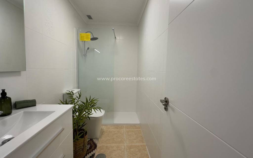 Resale - Apartment - Torrevieja - Torrevieja Center