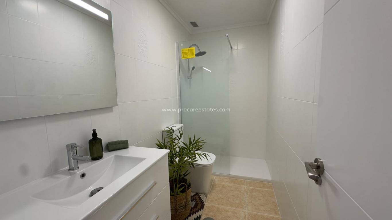 Resale - Apartment - Torrevieja - Torrevieja Center