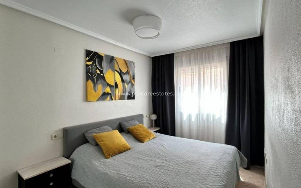 Resale - Apartment - Torrevieja - Torrevieja Center