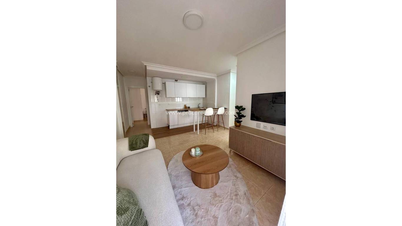 Resale - Apartment - Torrevieja - Torrevieja Center