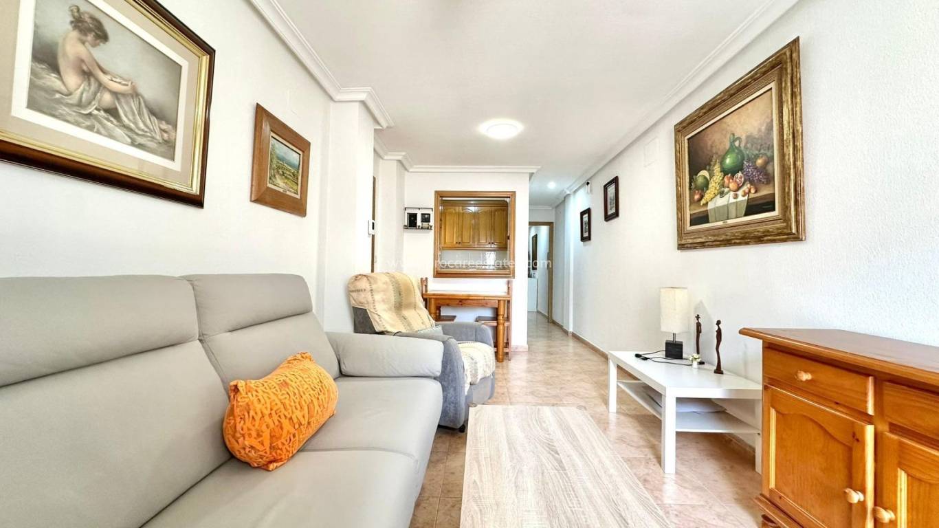 Resale - Apartment - Torrevieja - Torrevieja Center