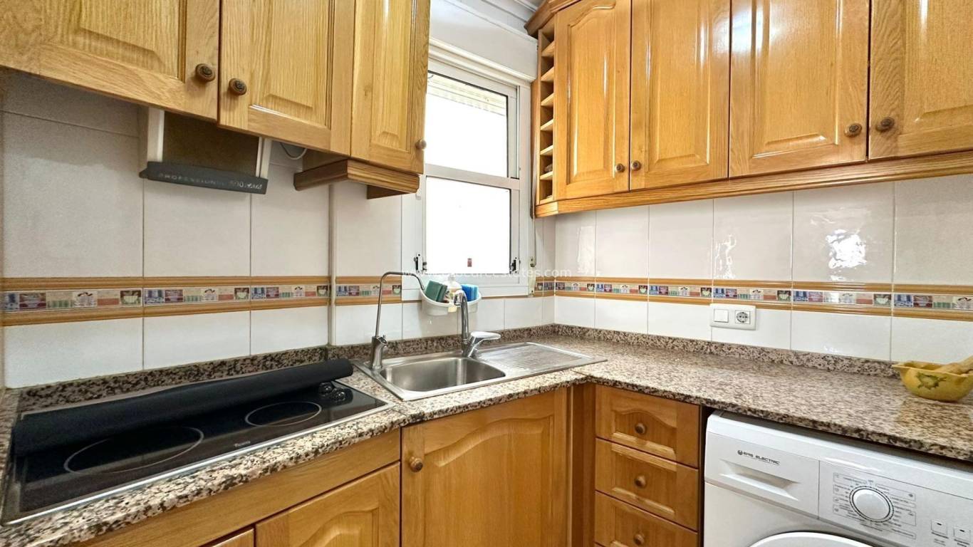 Resale - Apartment - Torrevieja - Torrevieja Center