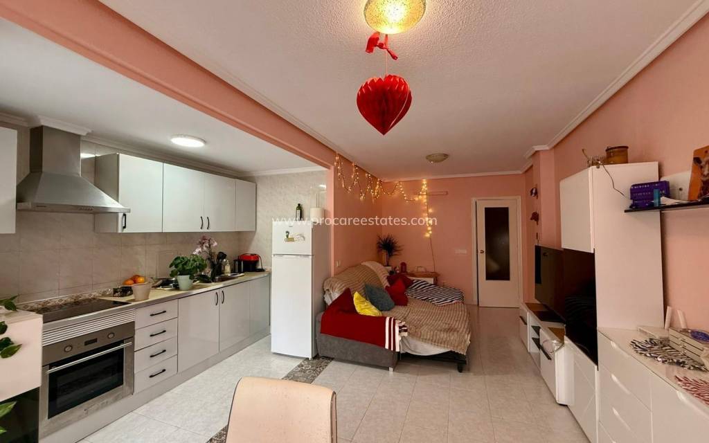 Resale - Apartment - Torrevieja - Torrevieja Center