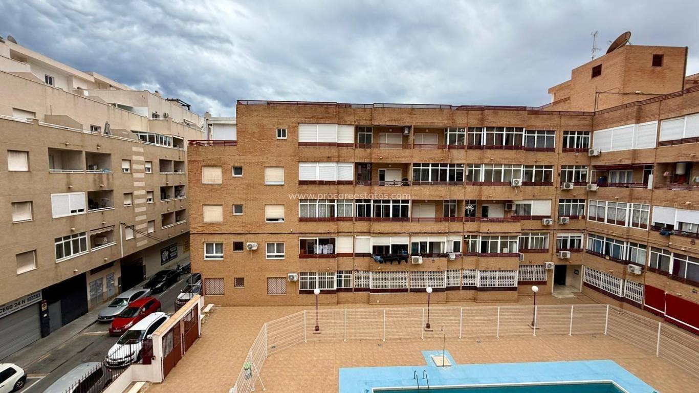 Resale - Apartment - Torrevieja - Torrevieja Center