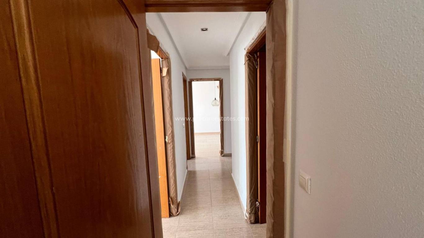 Resale - Apartment - Torrevieja - Torrevieja Center