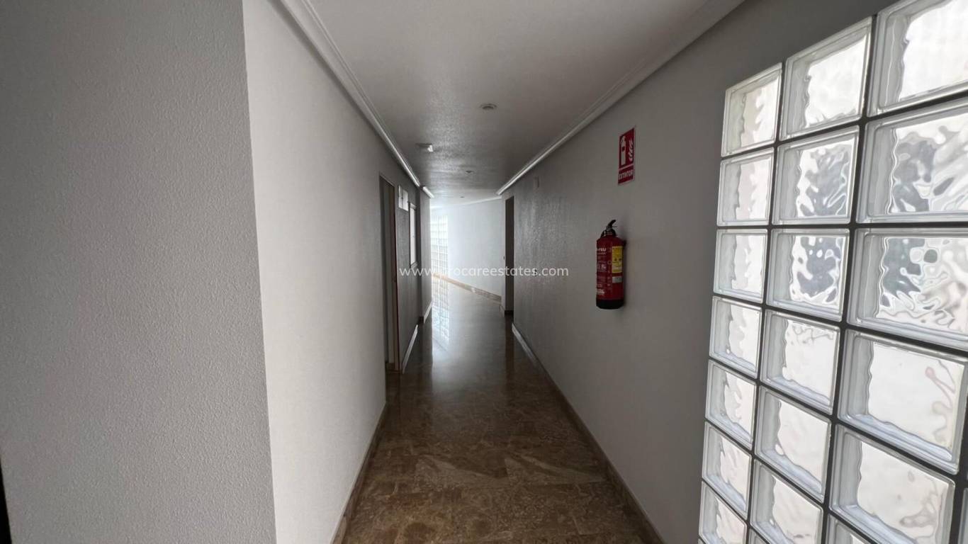 Resale - Apartment - Torrevieja - Torrevieja Center