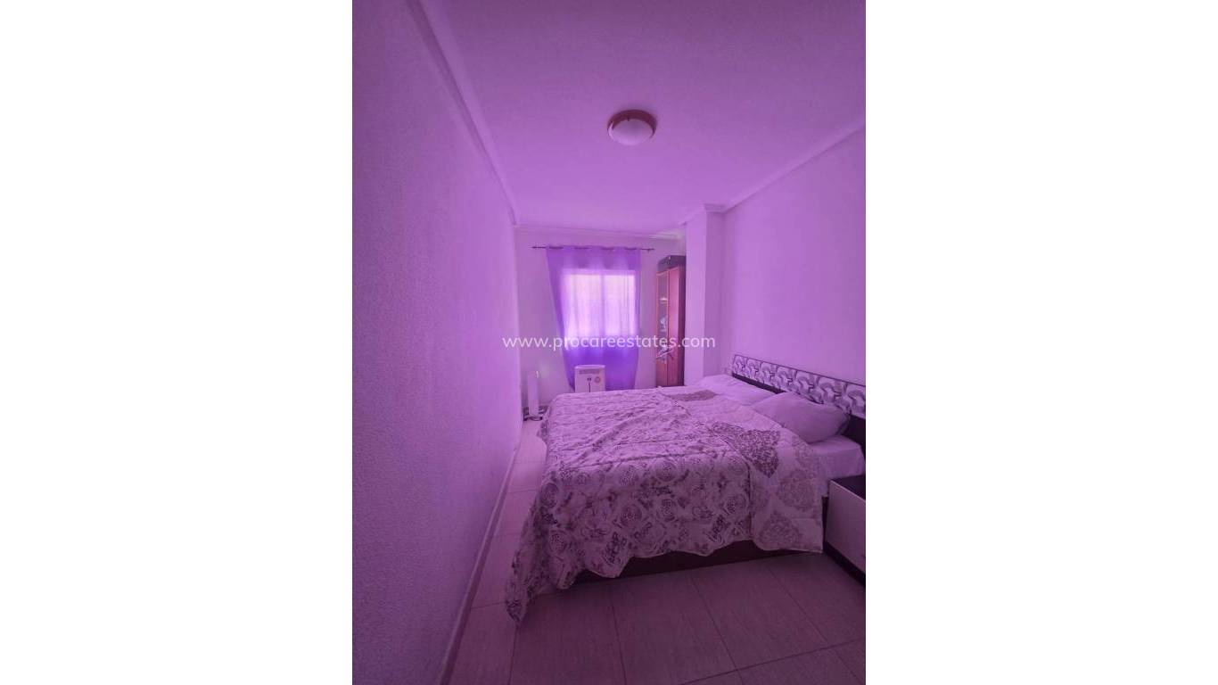 Resale - Apartment - Torrevieja - Torrevieja Center