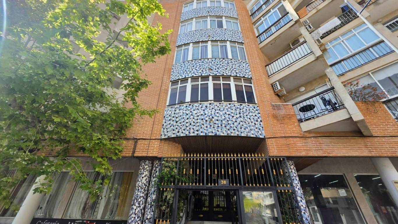 Resale - Apartment - Torrevieja - Torrevieja Center