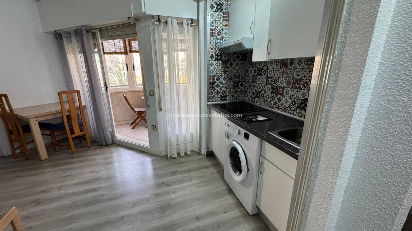 Resale - Apartment - Torrevieja - Torrevieja Center