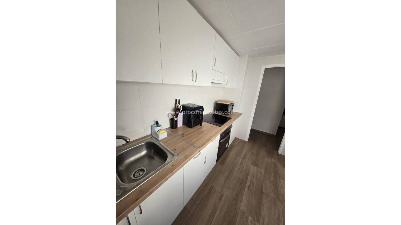 Resale - Apartment - Torrevieja - Torrevieja Center