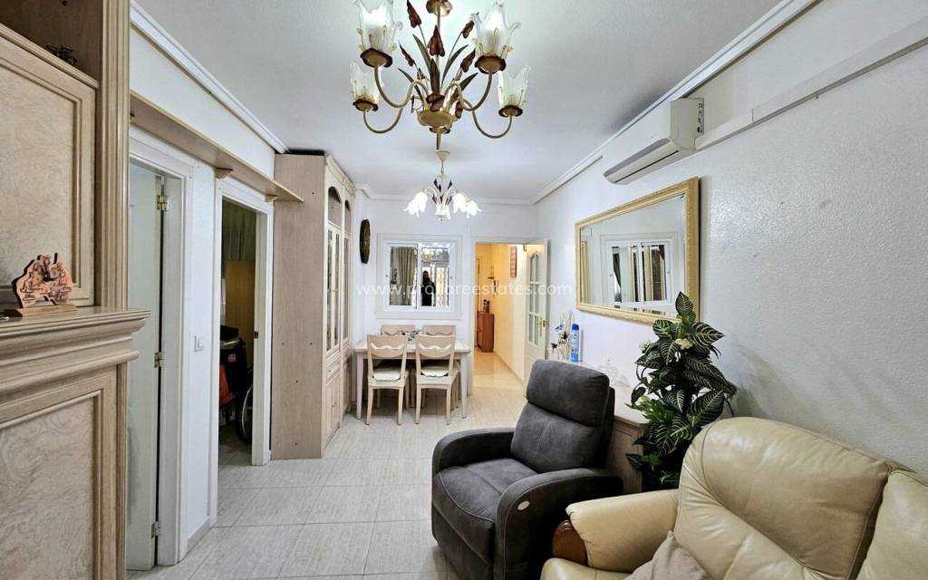 Resale - Apartment - Torrevieja - Torrevieja Center