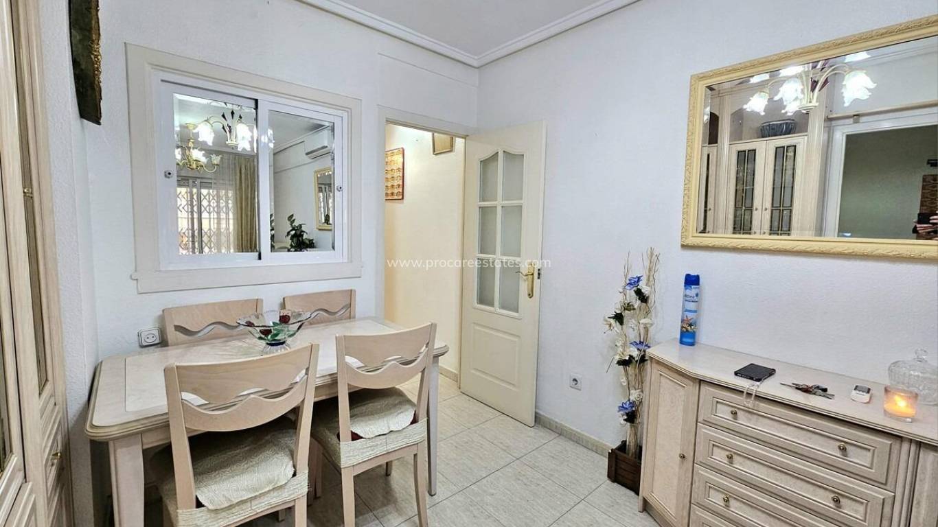 Resale - Apartment - Torrevieja - Torrevieja Center
