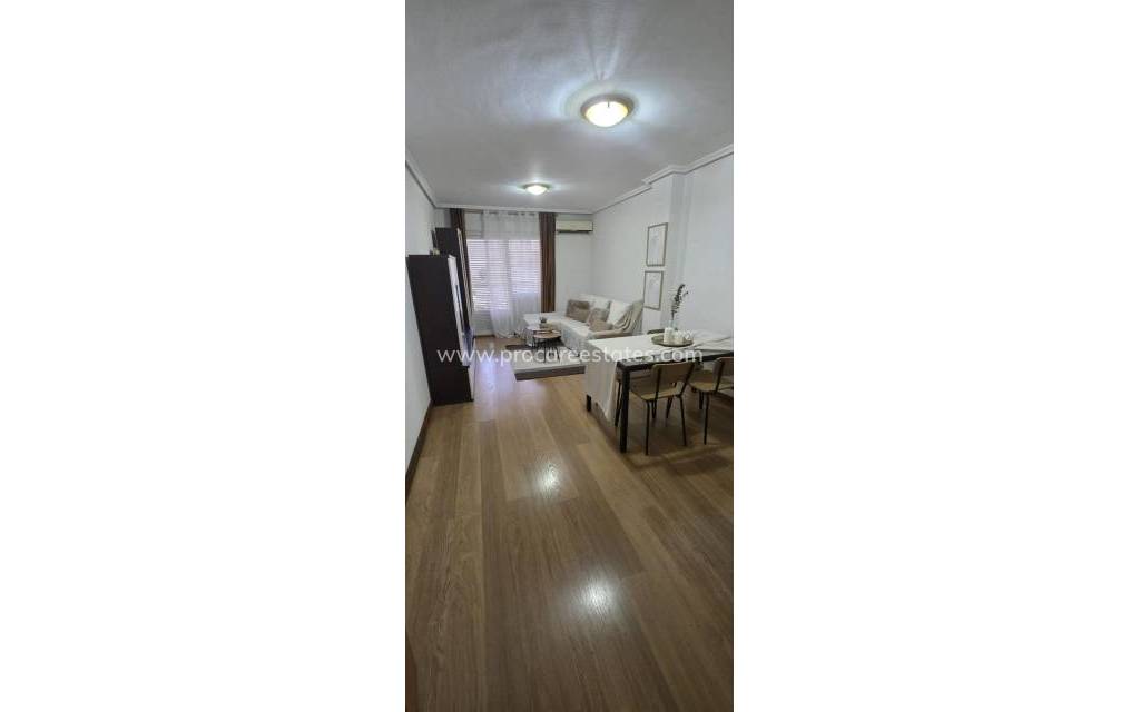 Resale - Apartment - Torrevieja - Torrevieja Center