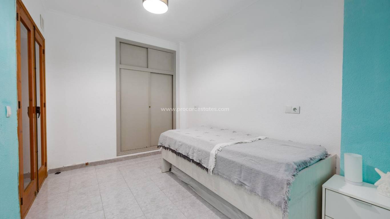 Resale - Apartment - Torrevieja - Torrevieja Center