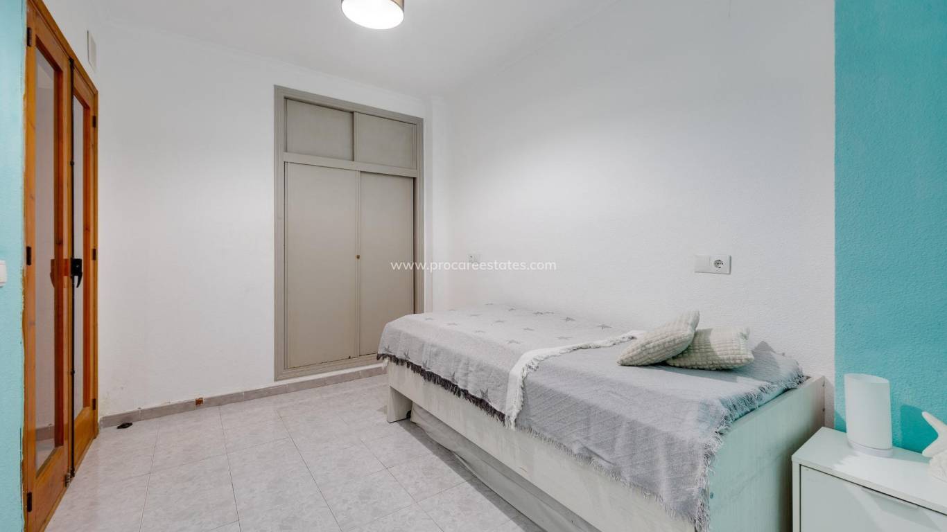 Resale - Apartment - Torrevieja - Torrevieja Center