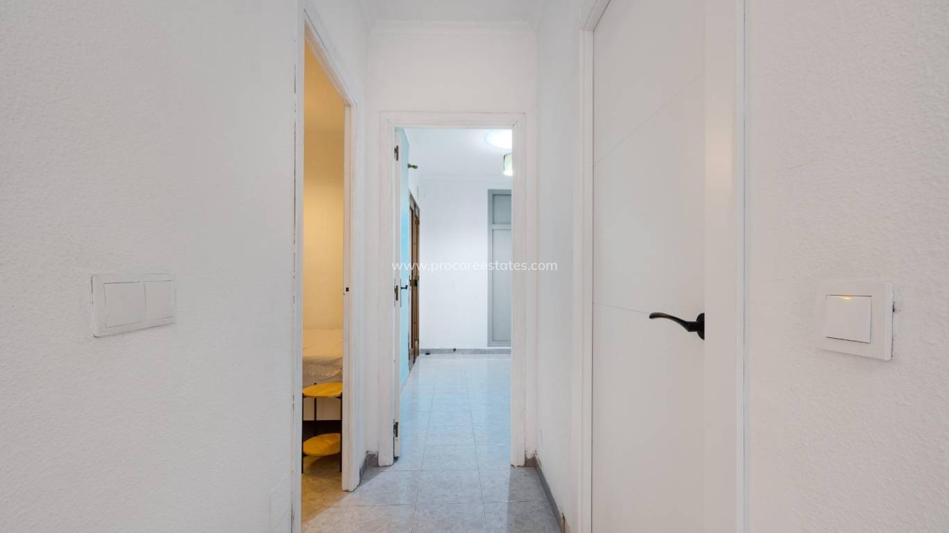 Resale - Apartment - Torrevieja - Torrevieja Center