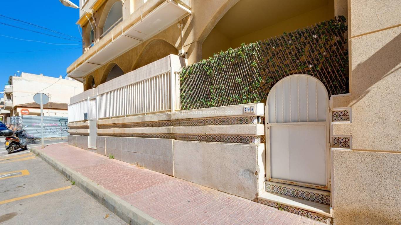 Resale - Apartment - Torrevieja - Torrevieja Center