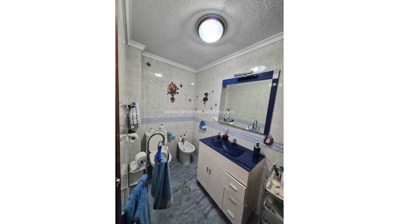 Resale - Apartment - Torrevieja - Torrevieja Center