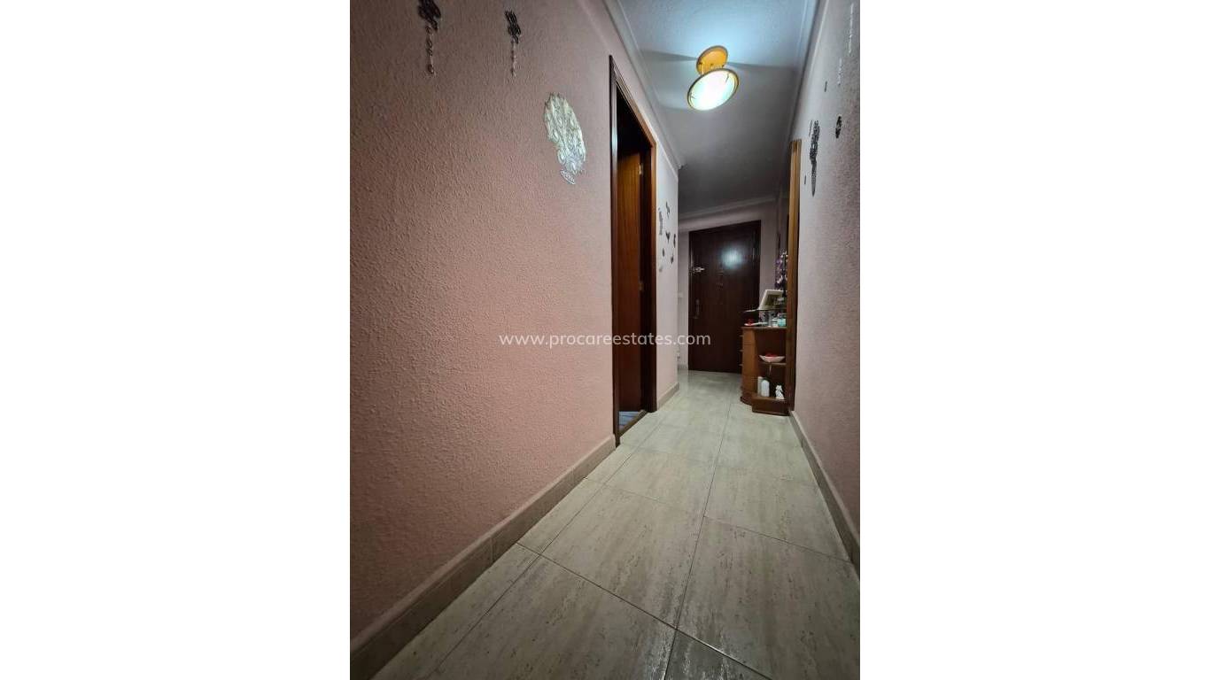 Resale - Apartment - Torrevieja - Torrevieja Center