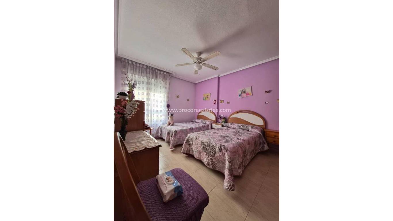 Resale - Apartment - Torrevieja - Torrevieja Center