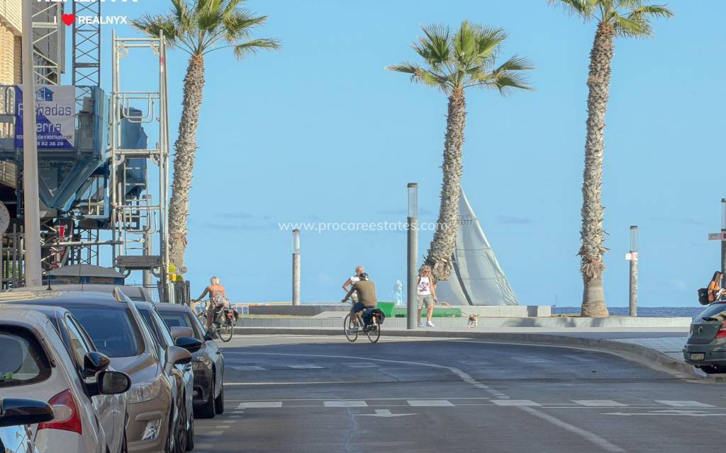 Resale - Apartment - Torrevieja - Torrevieja Center