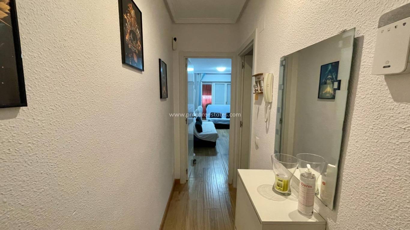Resale - Apartment - Torrevieja - Torrevieja Center