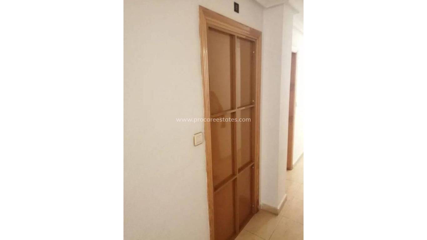 Resale - Apartment - Torrevieja - Torrevieja Center