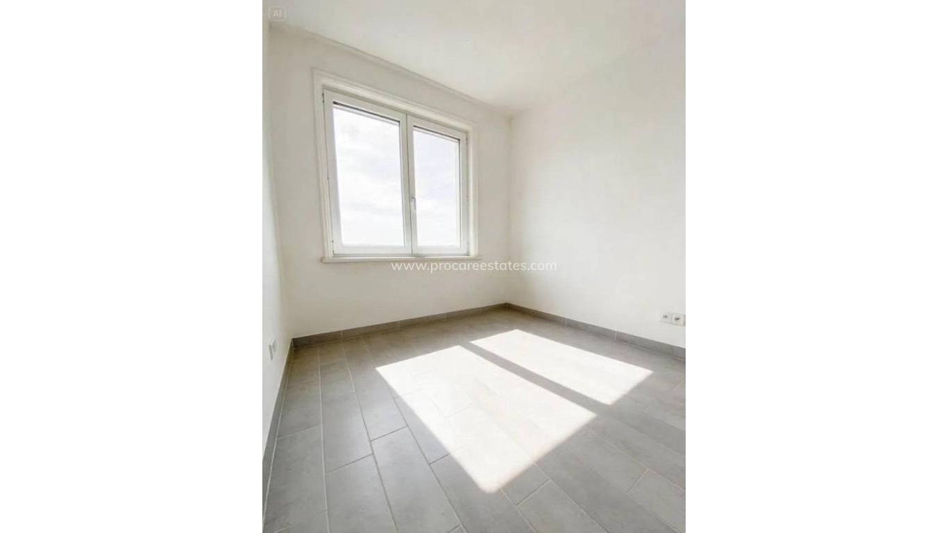Resale - Apartment - Torrevieja - Torrevieja Center