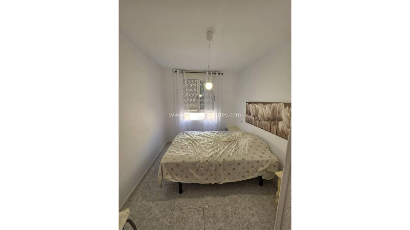Resale - Apartment - Torrevieja - Torrevieja Center