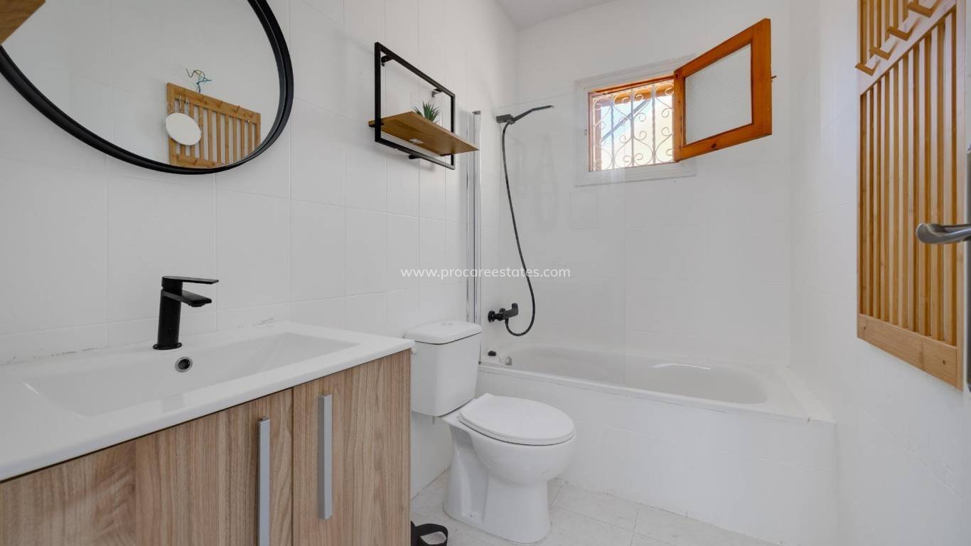 Resale - Apartment - Torrevieja - Zona los Frutales