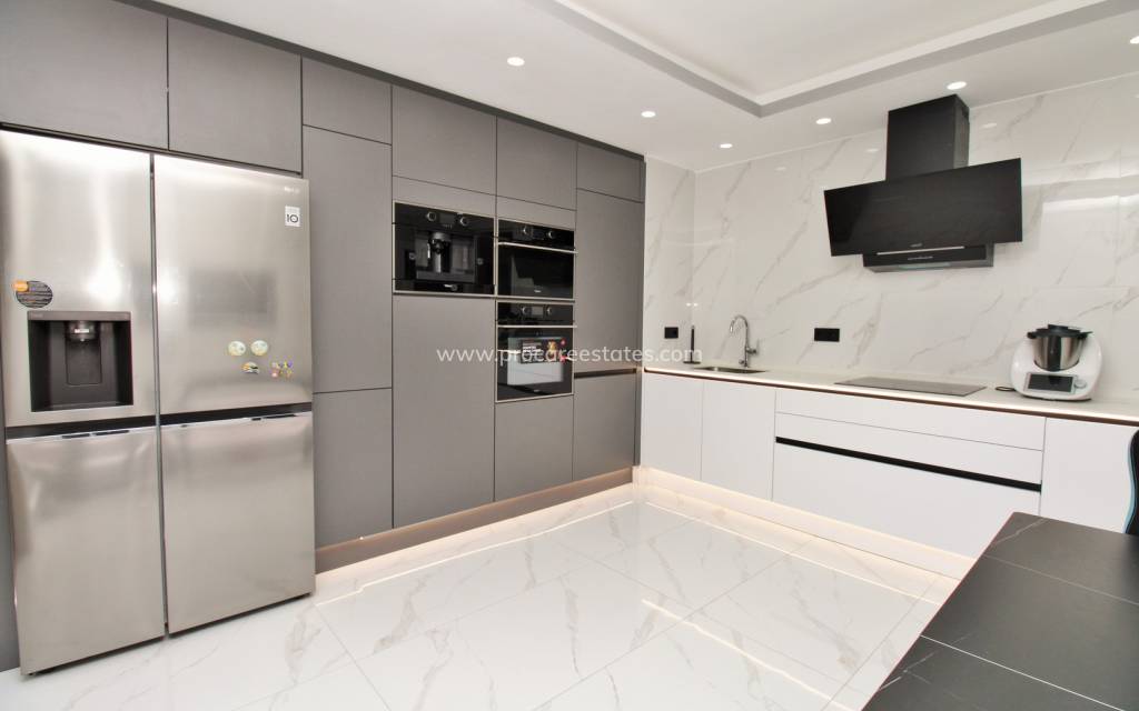 Resale - Apartment - Torrevieja