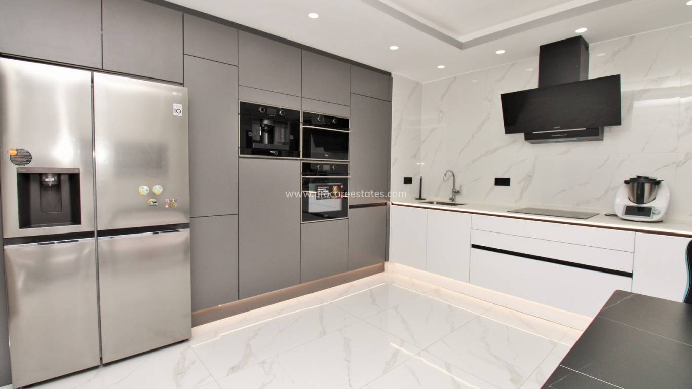 Resale - Apartment - Torrevieja