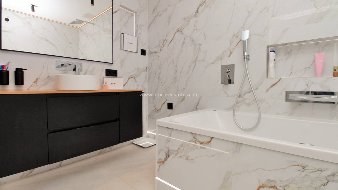 Resale - Apartment - Torrevieja