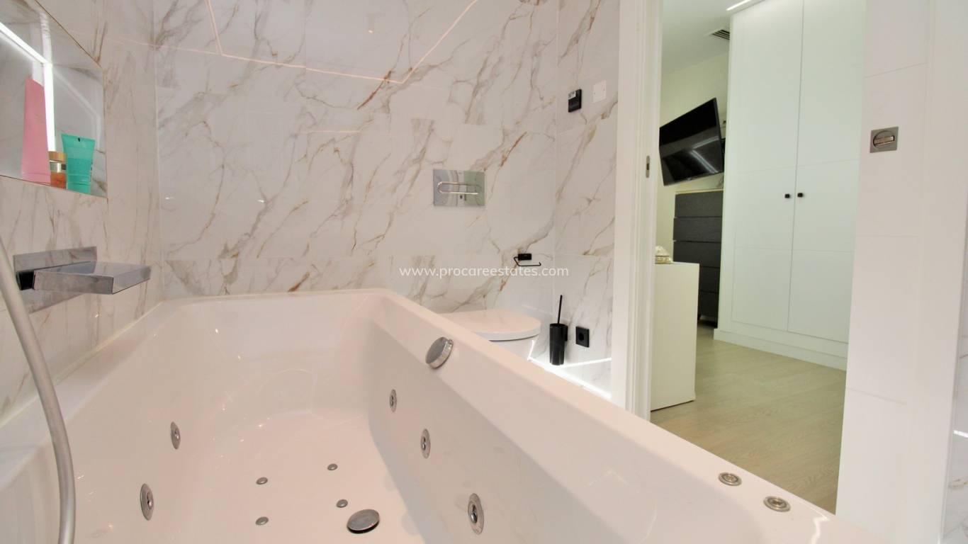 Resale - Apartment - Torrevieja