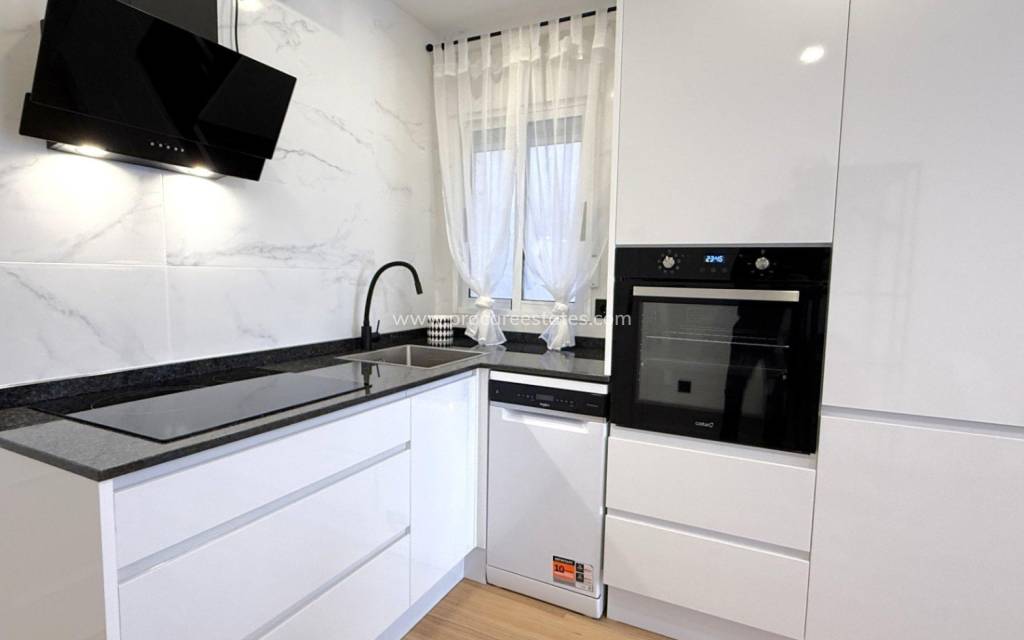 Resale - Apartment - Torrevieja