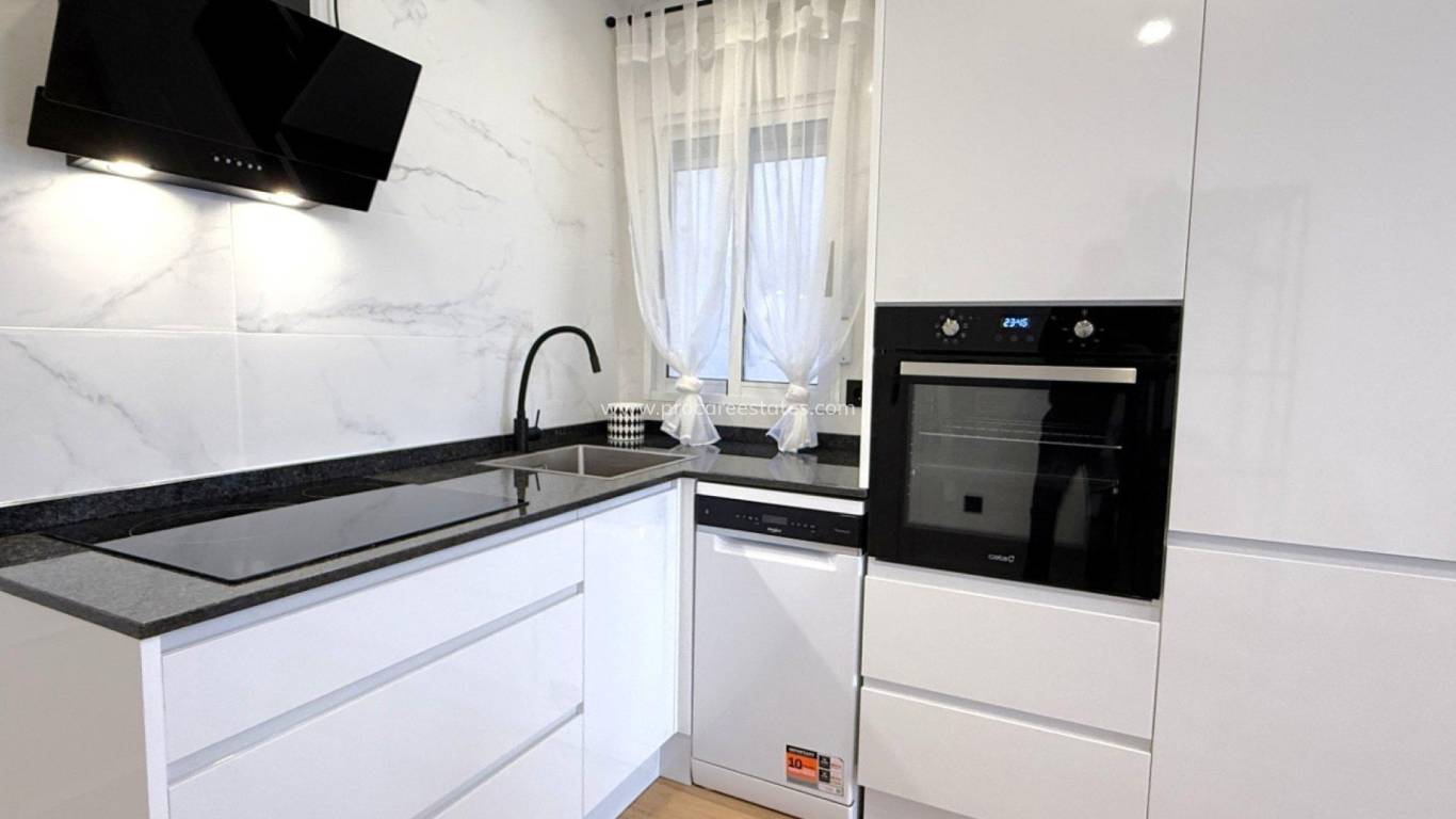 Resale - Apartment - Torrevieja