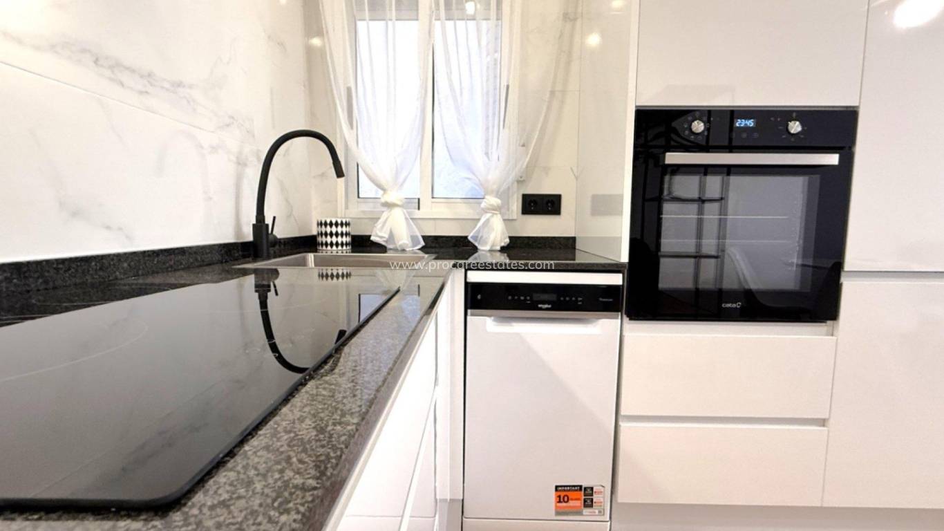 Resale - Apartment - Torrevieja