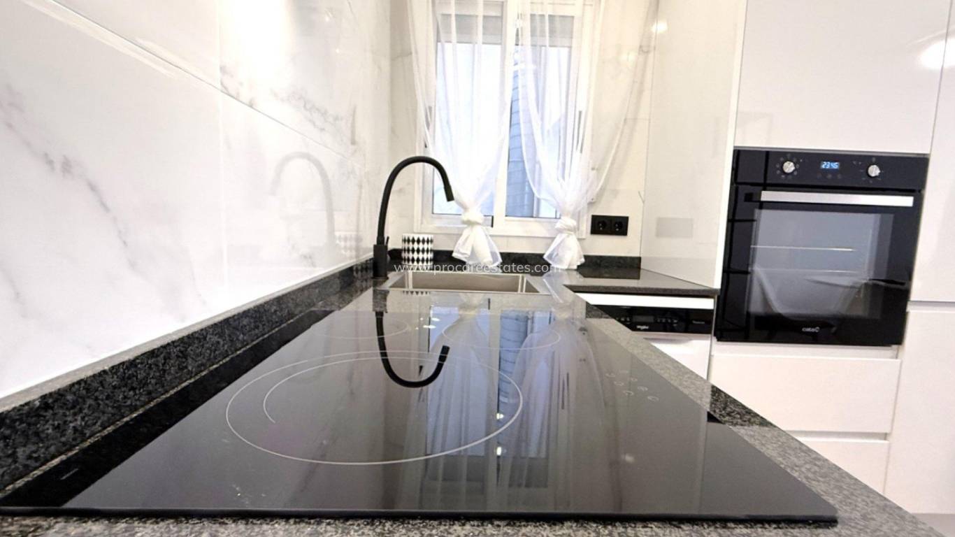 Resale - Apartment - Torrevieja