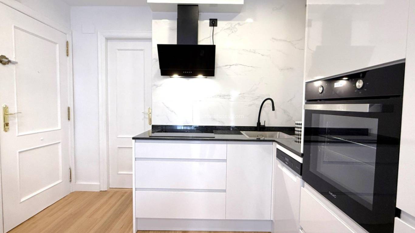 Resale - Apartment - Torrevieja