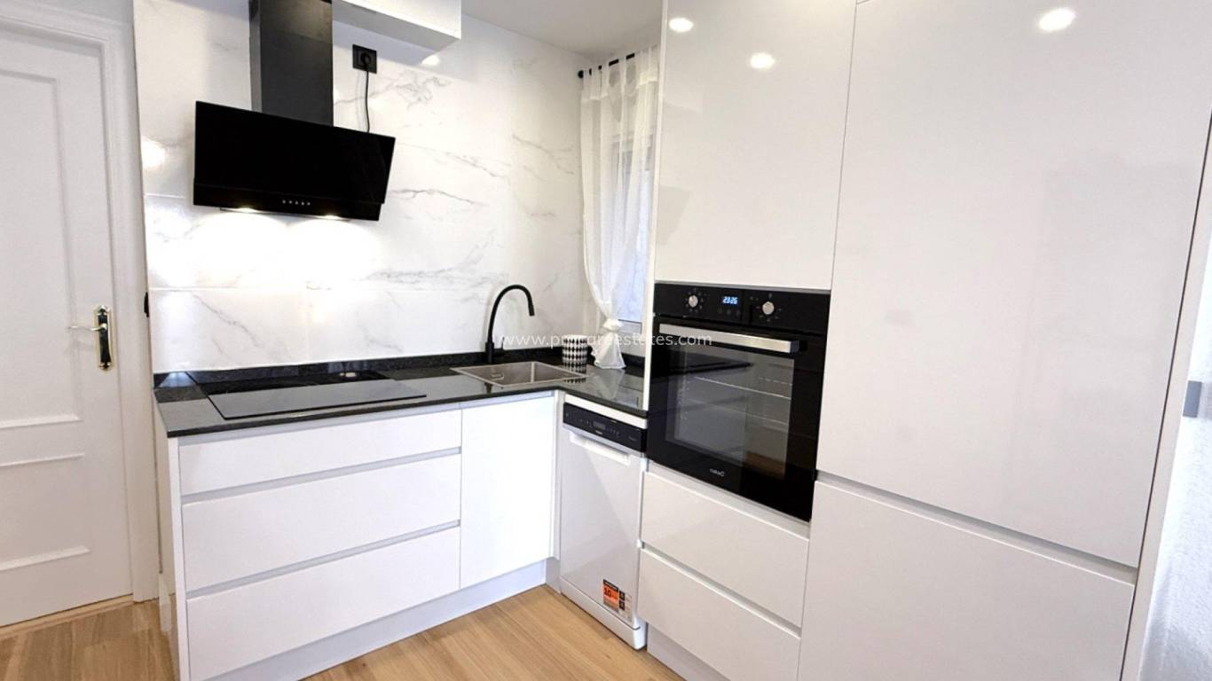 Resale - Apartment - Torrevieja