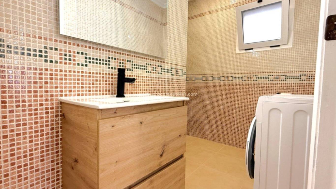 Resale - Apartment - Torrevieja
