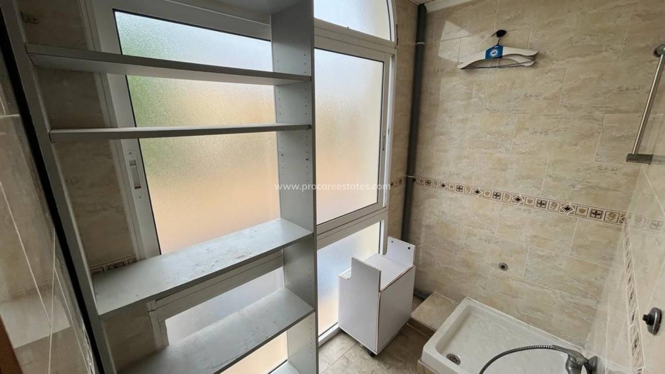 Resale - Commercial property - Algorfa - La Finca golf