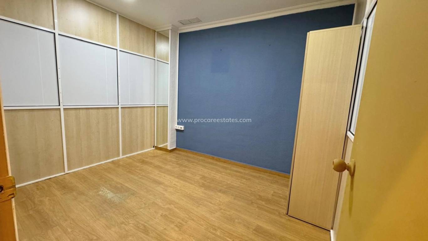 Resale - Commercial property - Guardamar del Segura - Centro