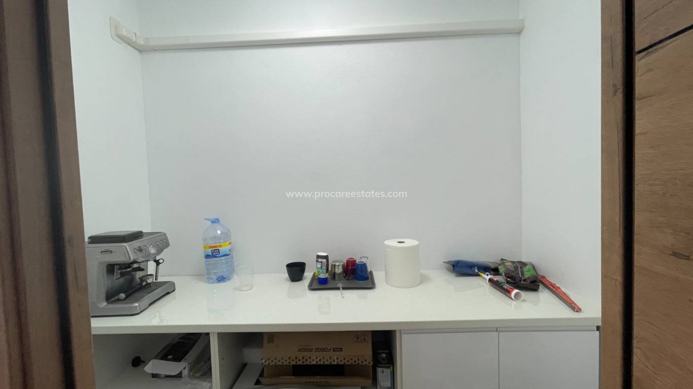 Resale - Commercial property - Guardamar del Segura - Comunidad Valenciana