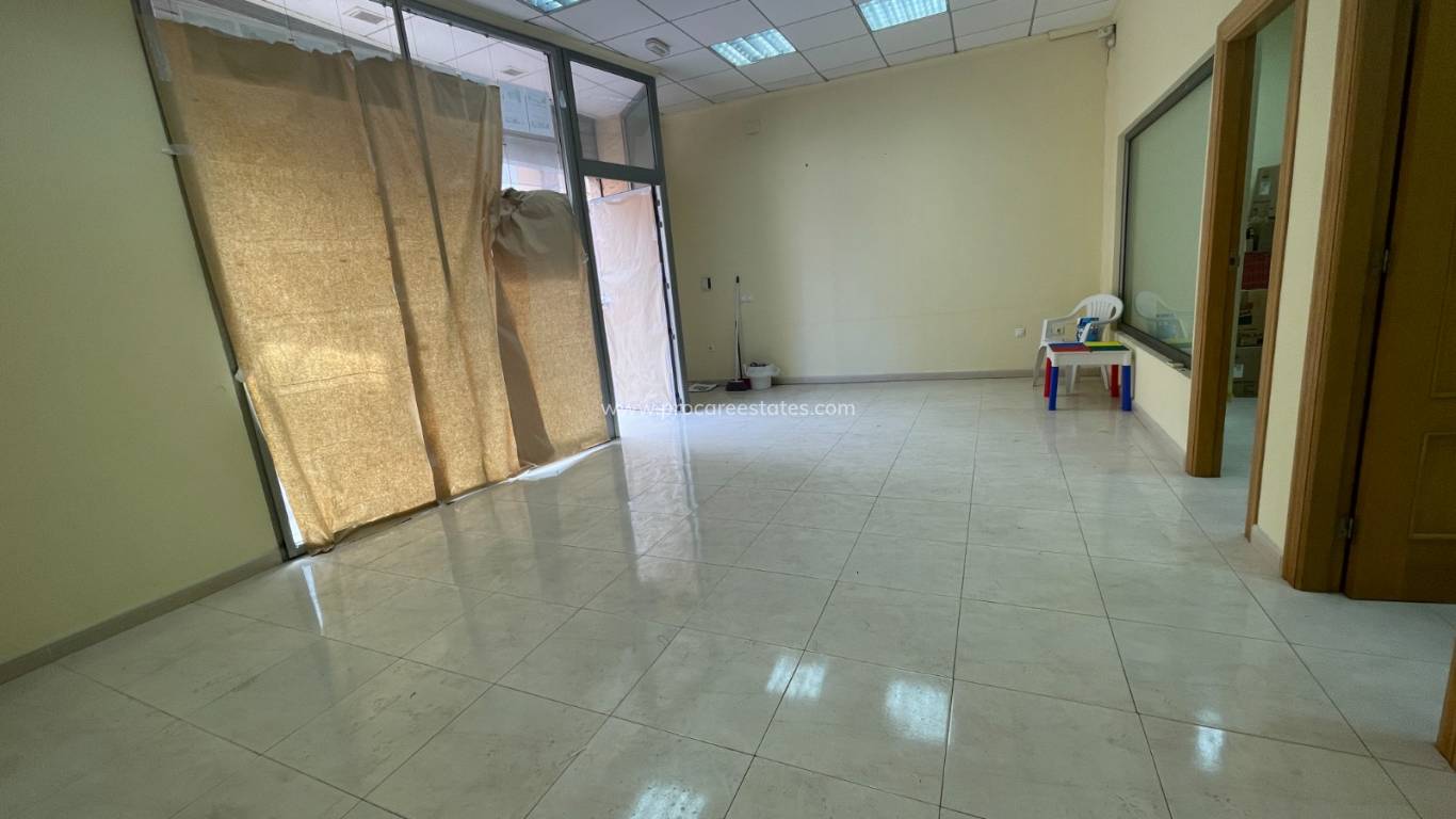 Resale - Commercial property - Guardamar del Segura