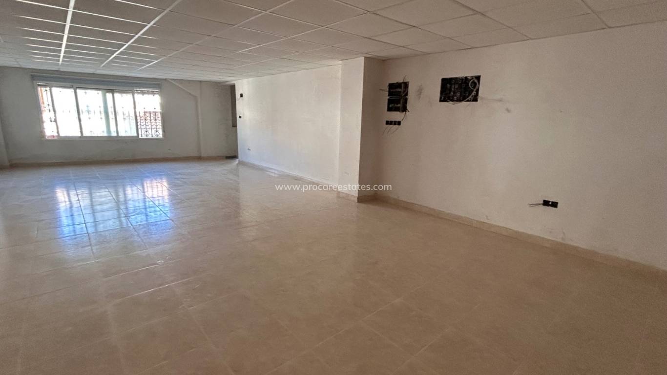 Resale - Commercial property - Jacarilla