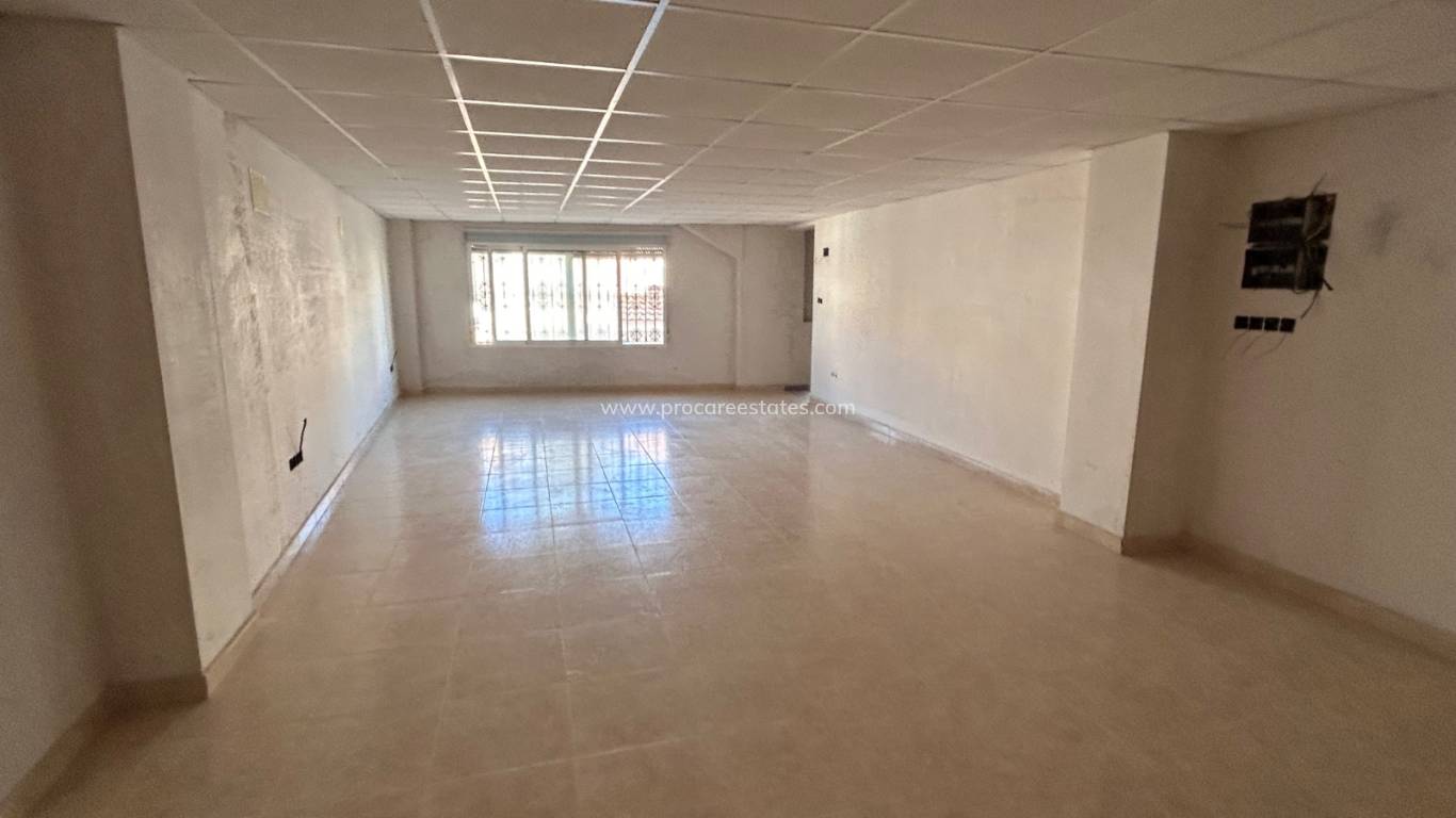 Resale - Commercial property - Jacarilla
