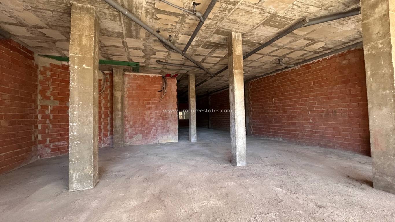 Resale - Commercial property - Jacarilla