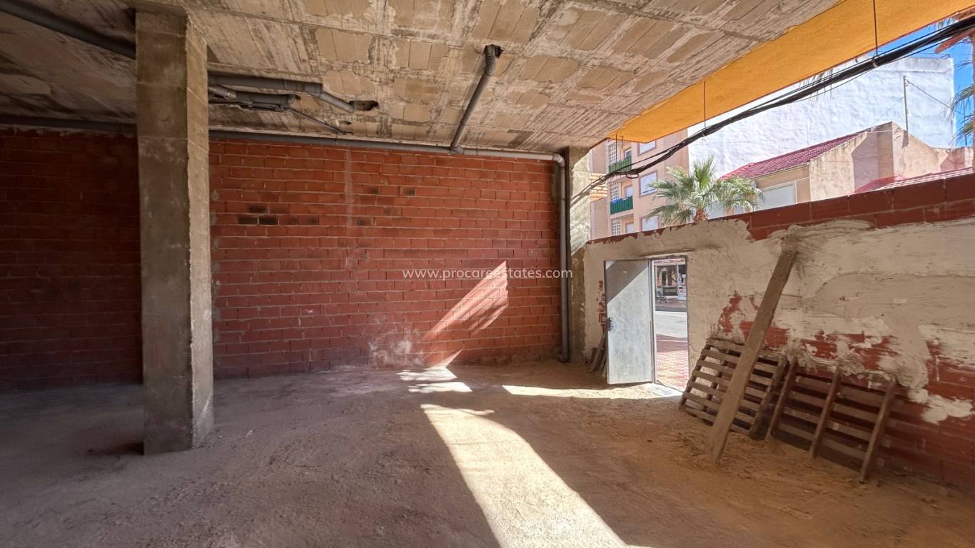 Resale - Commercial property - Jacarilla