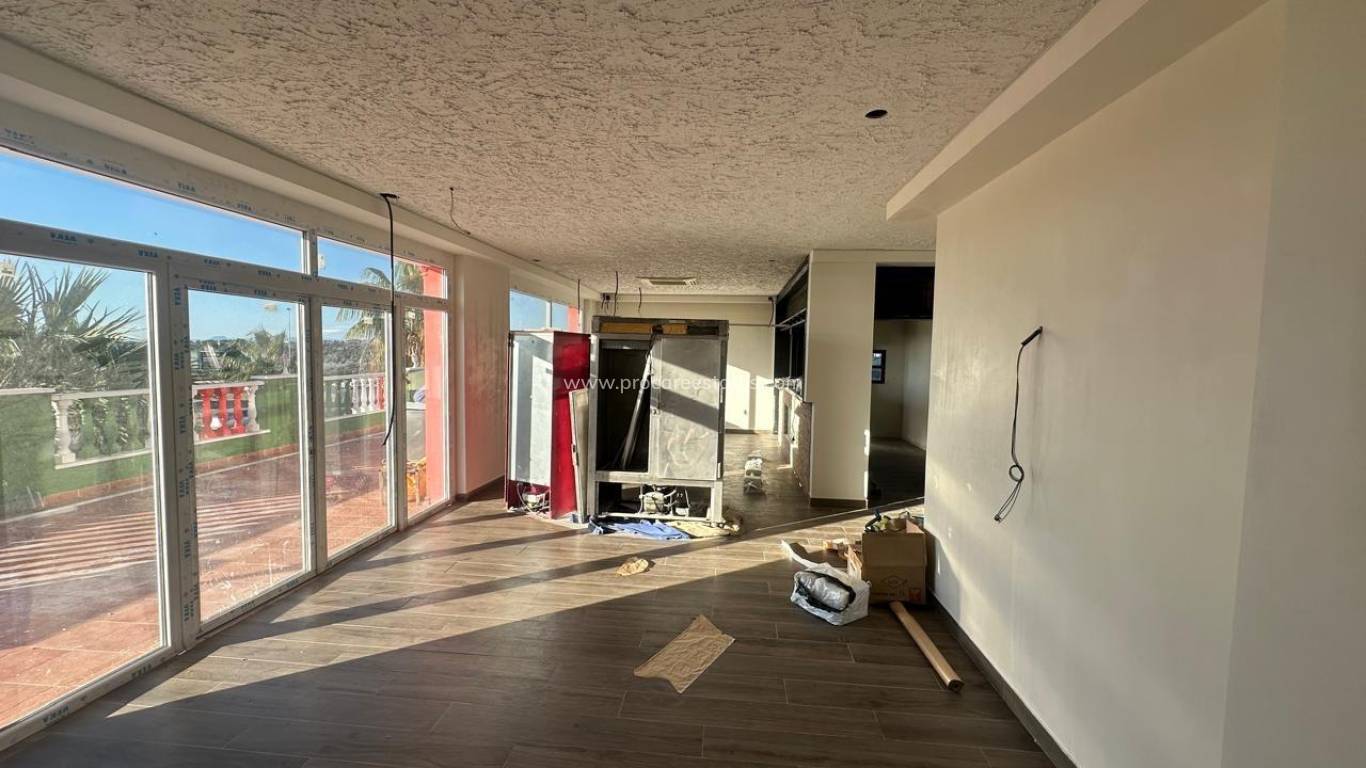 Resale - Commercial property - Orihuela Costa - Cabo Roig